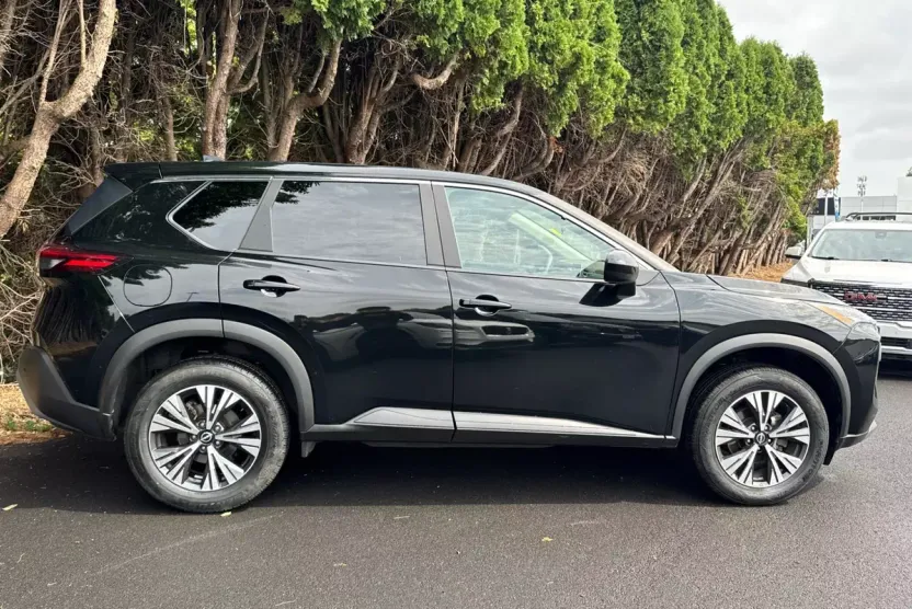2023 Nissan Rogue SV photo 1