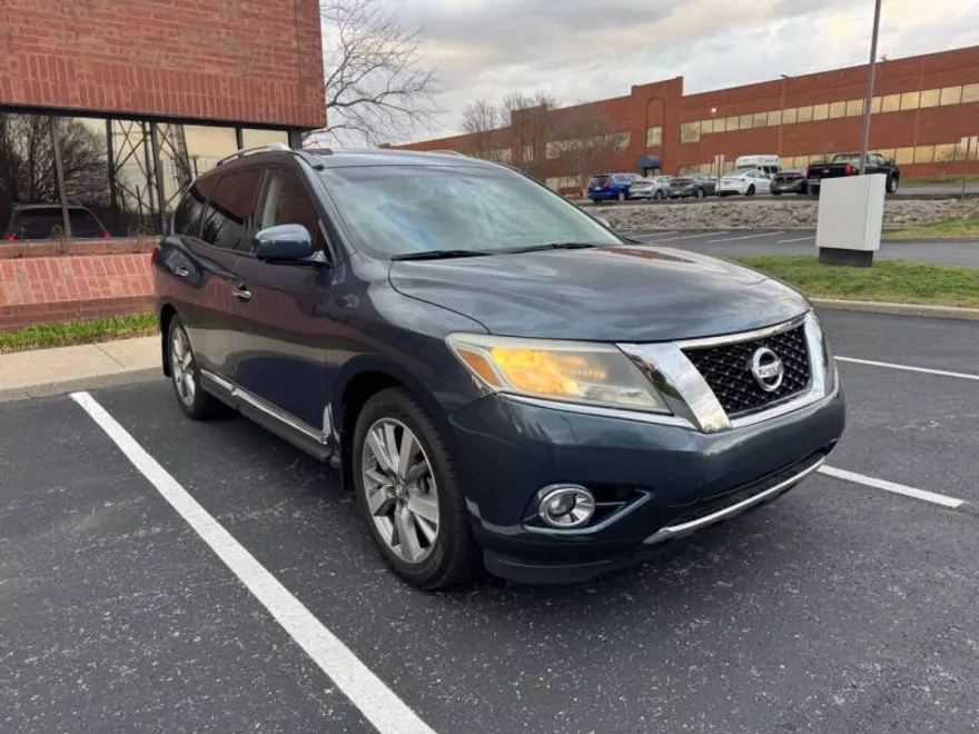 2014 Nissan Pathfinder Platinum photo 1