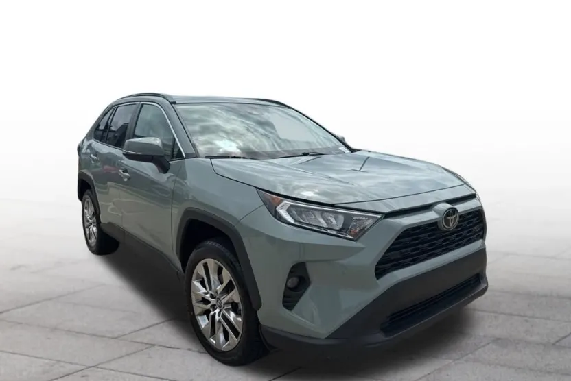 2020 Toyota RAV4 XLE Premium photo 1
