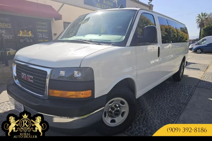 2018 Gmc Savana Passenger LT photo 1