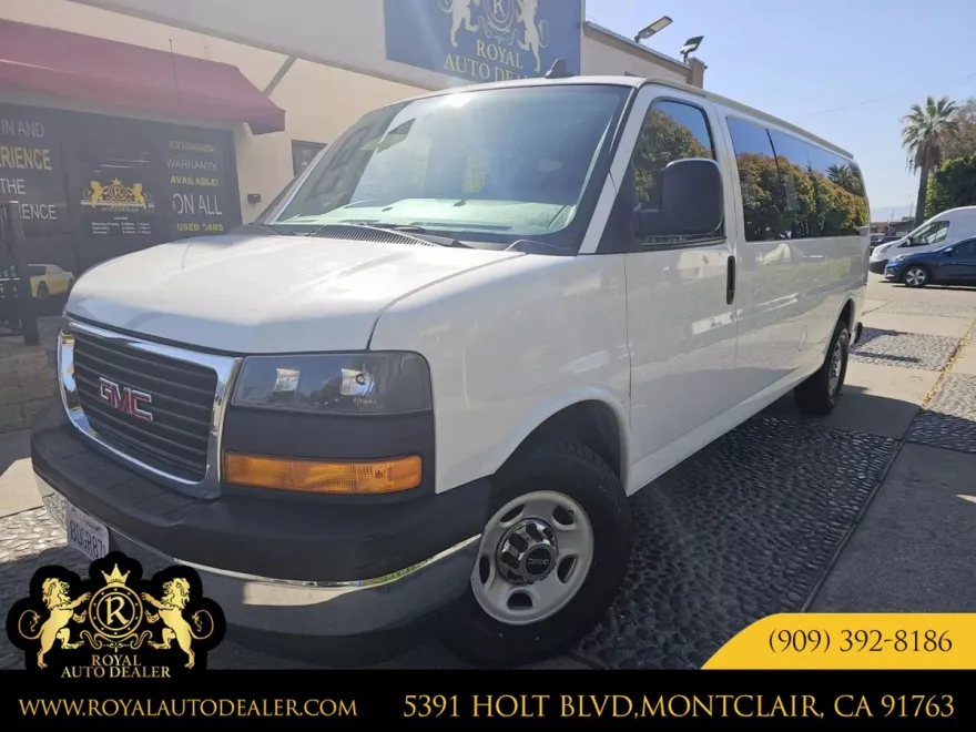 2018 Gmc Savana Passenger LT photo 1