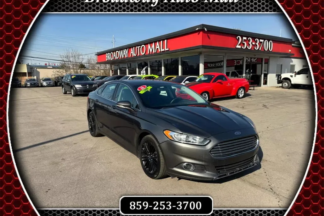 2016 Ford Fusion SE photo 1