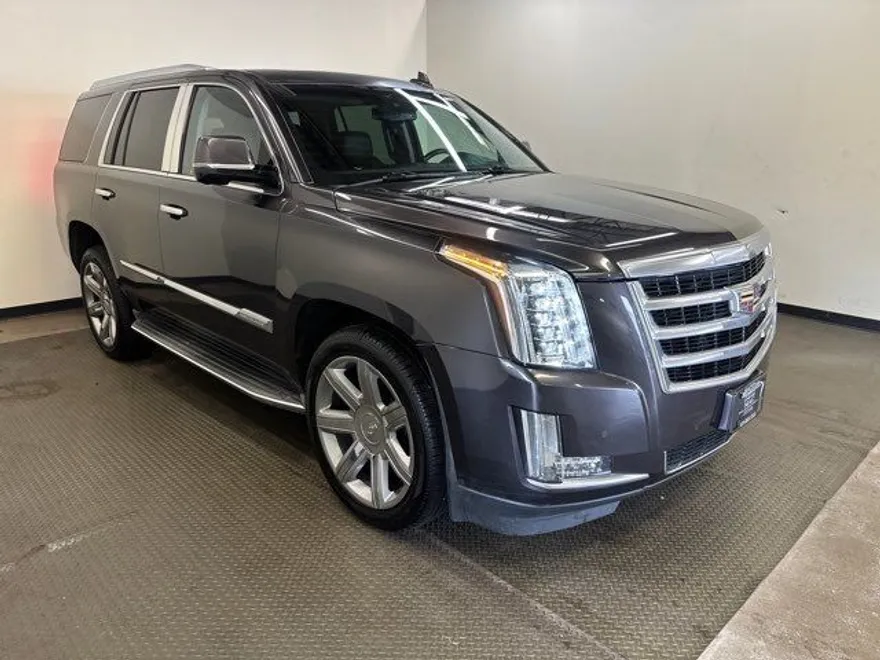 2016 Cadillac Escalade Luxury photo 1