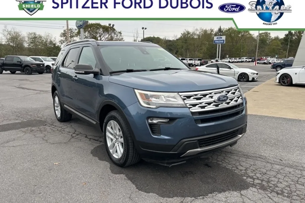 2019 Ford Explorer XLT photo 1