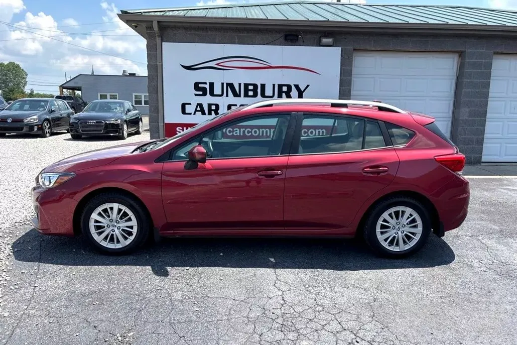 2018 Subaru Impreza Premium photo 1