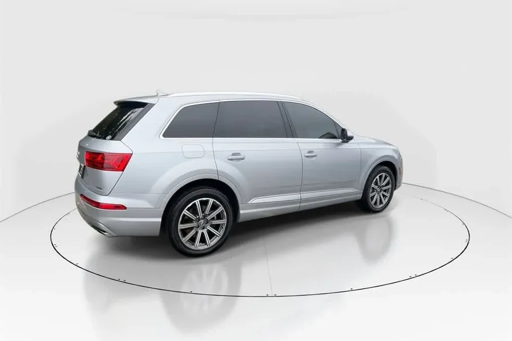 2019 Audi Q7 45 Premium photo 1