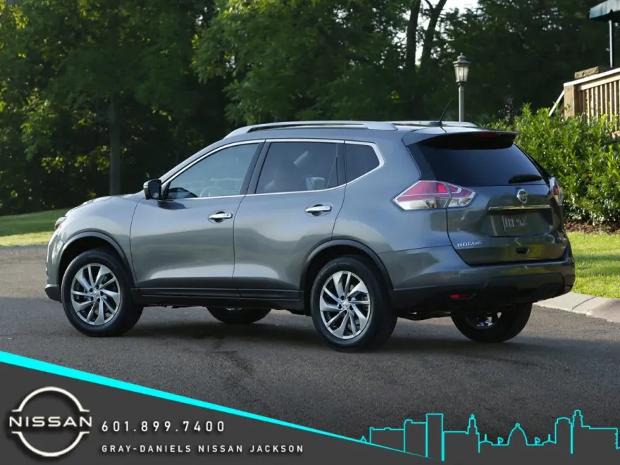 2015 Nissan Rogue S photo 1