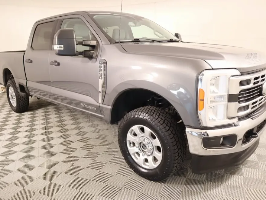 2023 Ford F-250 XLT photo 1