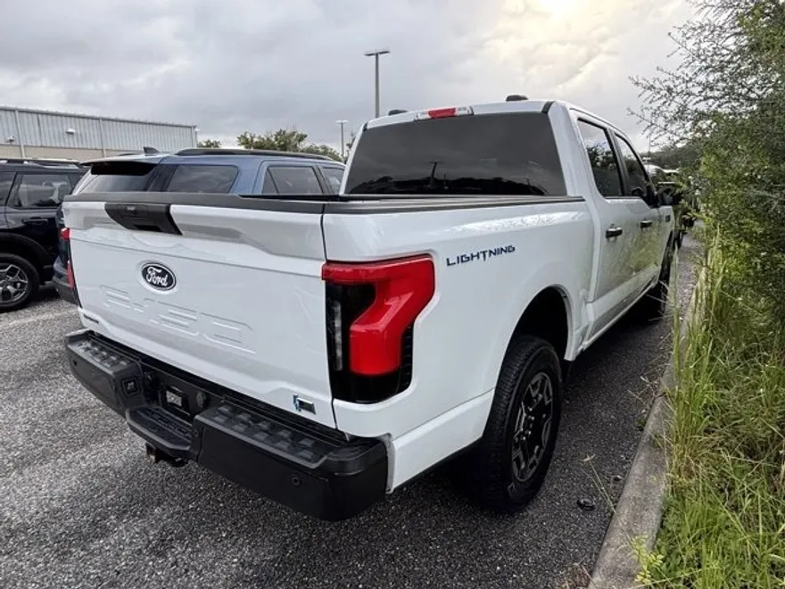 2024 Ford F-150 Lightning photo 1