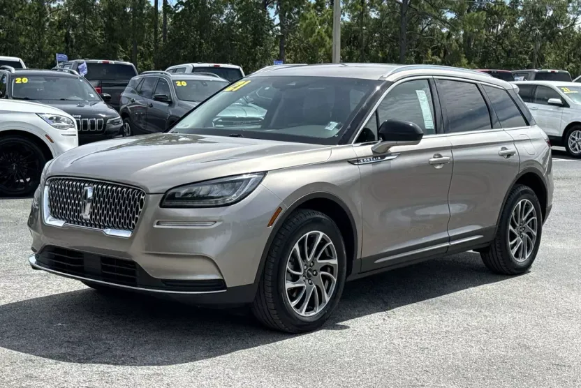 2021 Lincoln Corsair Standard photo 1