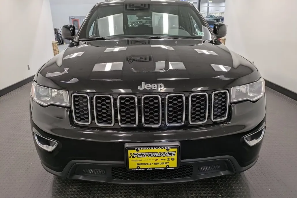 2021 Jeep Grand Cherokee Laredo E photo 1