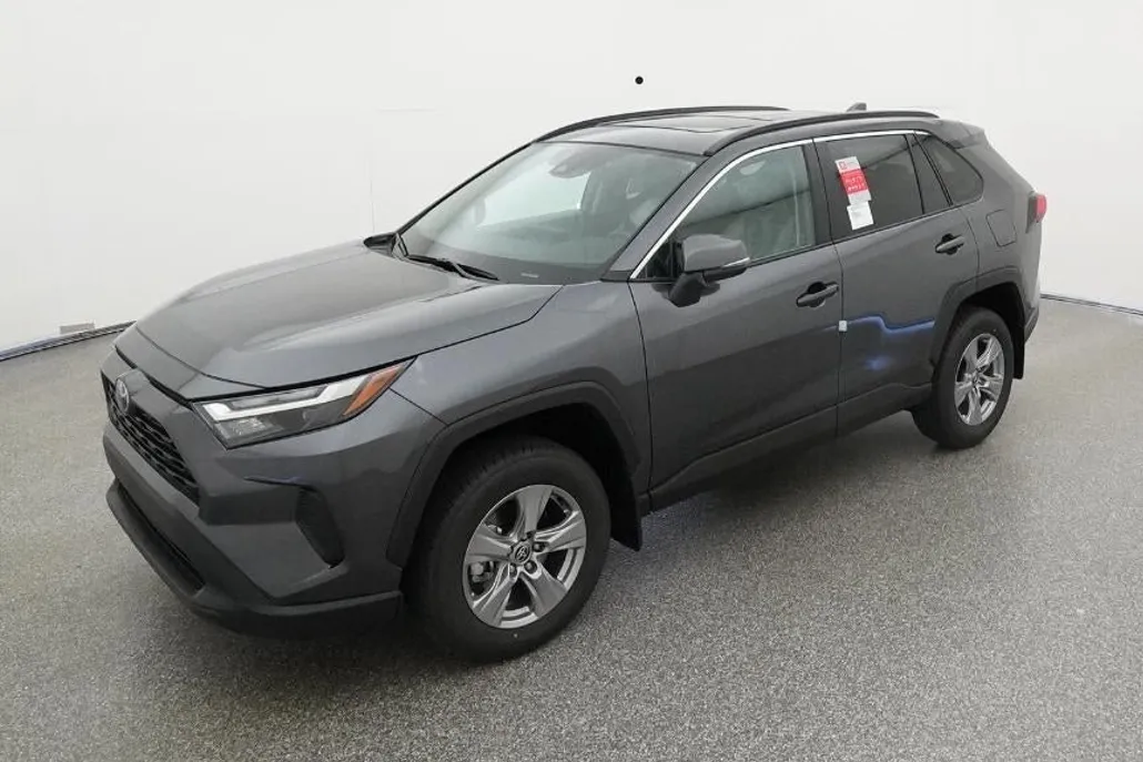2025 Toyota RAV4 XLE photo 1