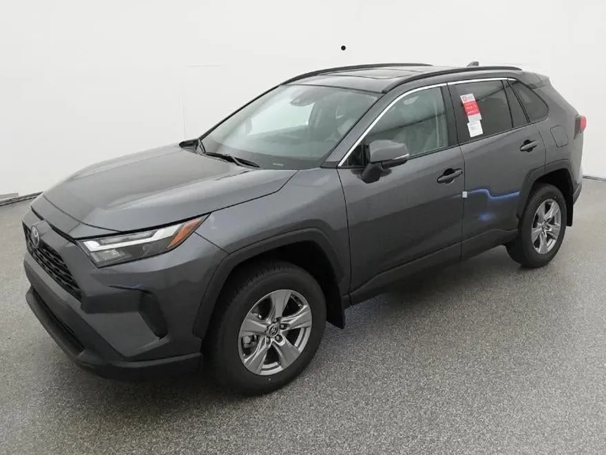 2025 Toyota RAV4 XLE photo 1
