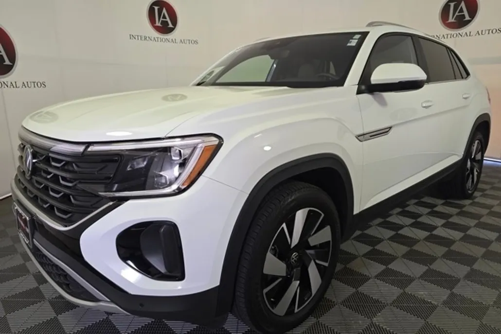 2024 Volkswagen Atlas Cross Sport SE Technology photo 1