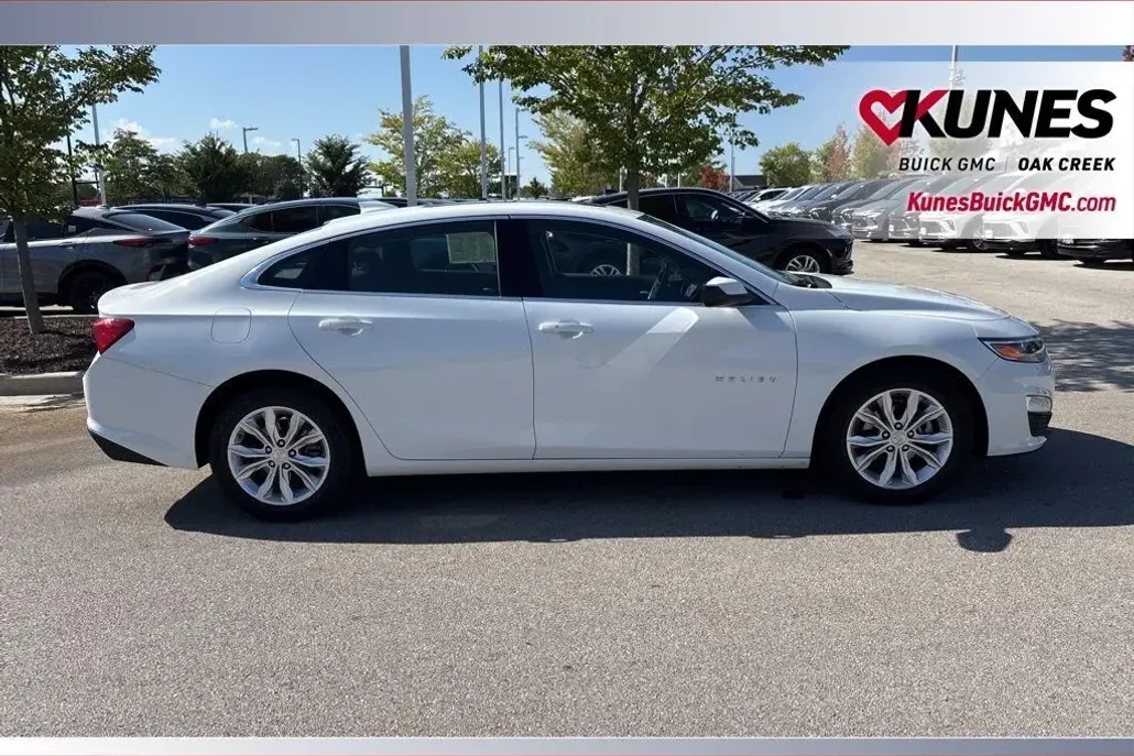 2024 Chevrolet Malibu 1LT photo 1