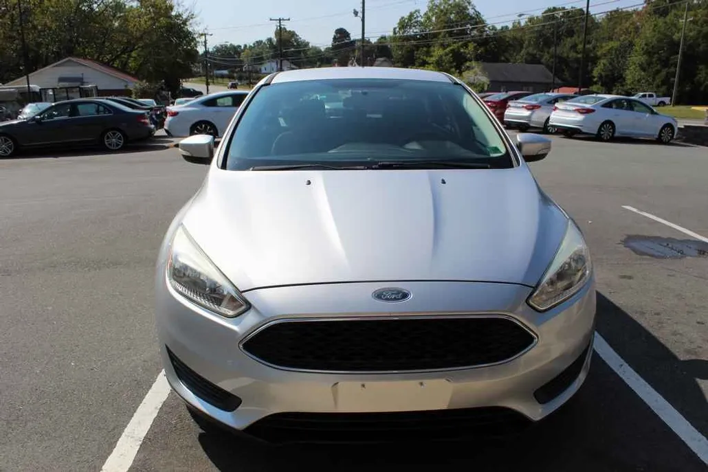 2016 Ford Focus SE photo 1