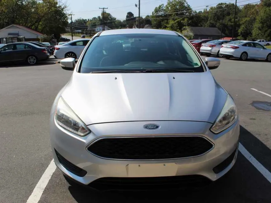 2016 Ford Focus SE photo 1