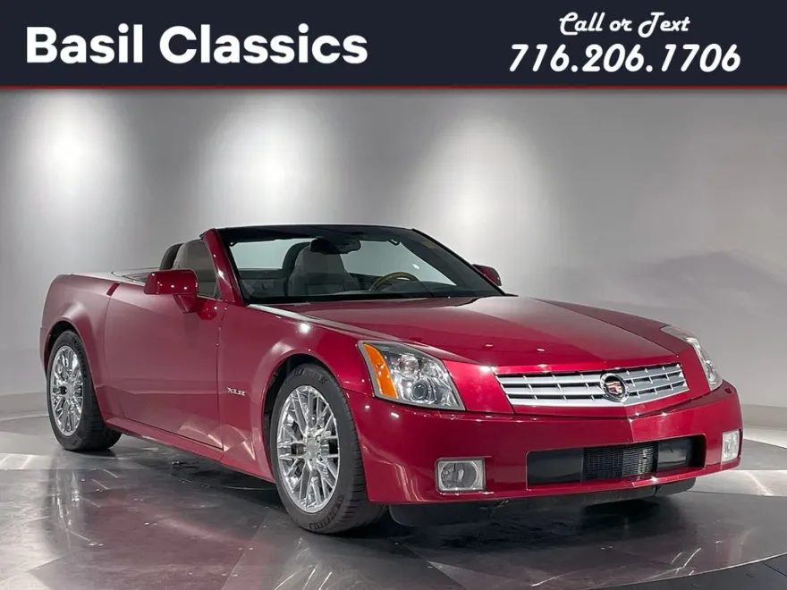 2004 Cadillac XLR Base photo 1