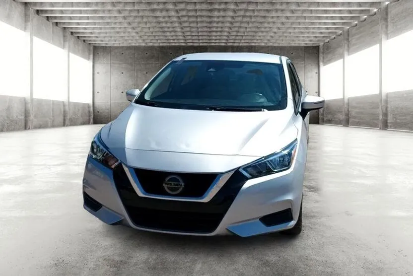 2021 Nissan Versa SV photo 1