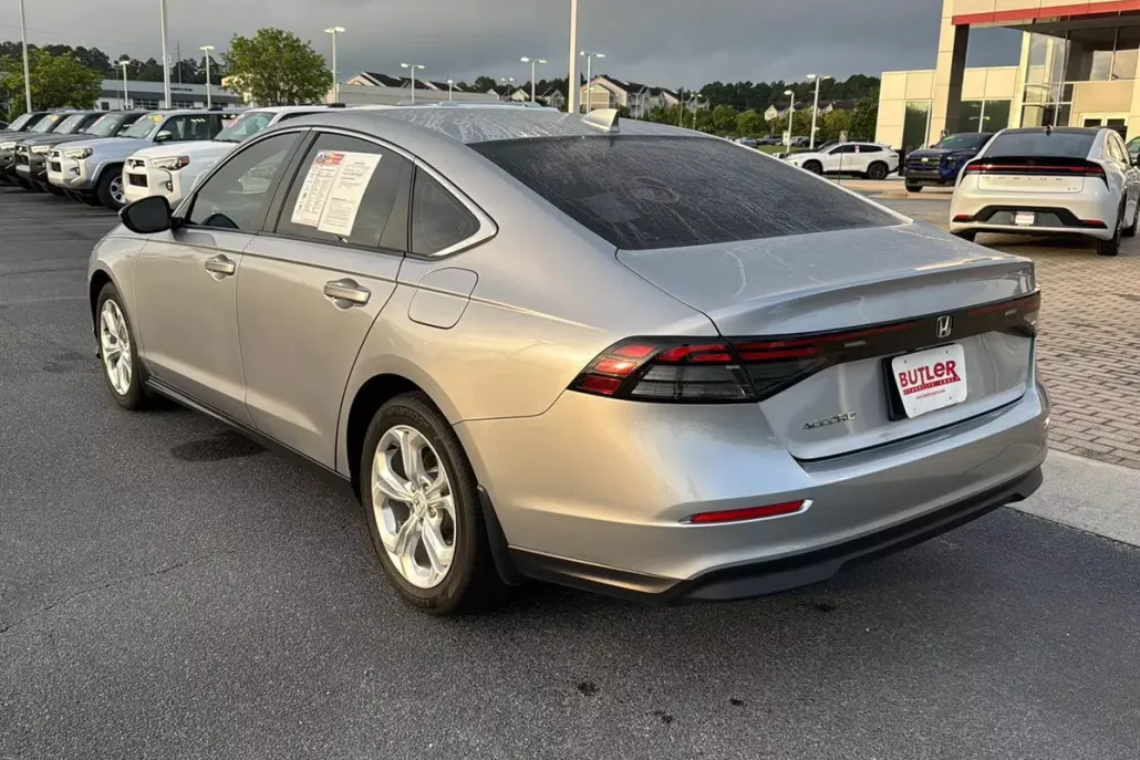 2023 Honda Accord LX photo 1