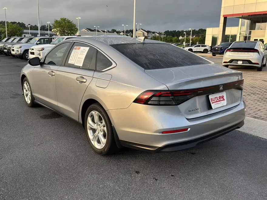 2023 Honda Accord LX photo 1
