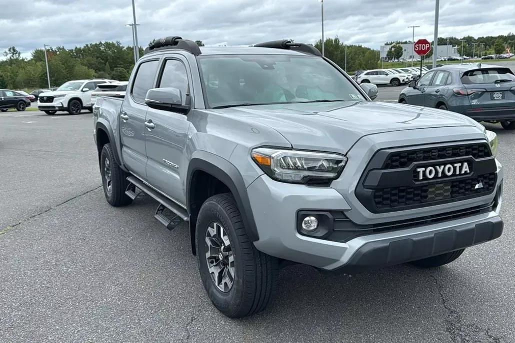 2021 Toyota Tacoma TRD V6 photo 1