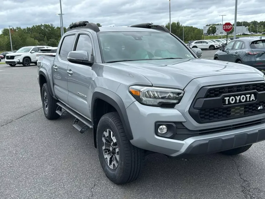 2021 Toyota Tacoma TRD V6 photo 1