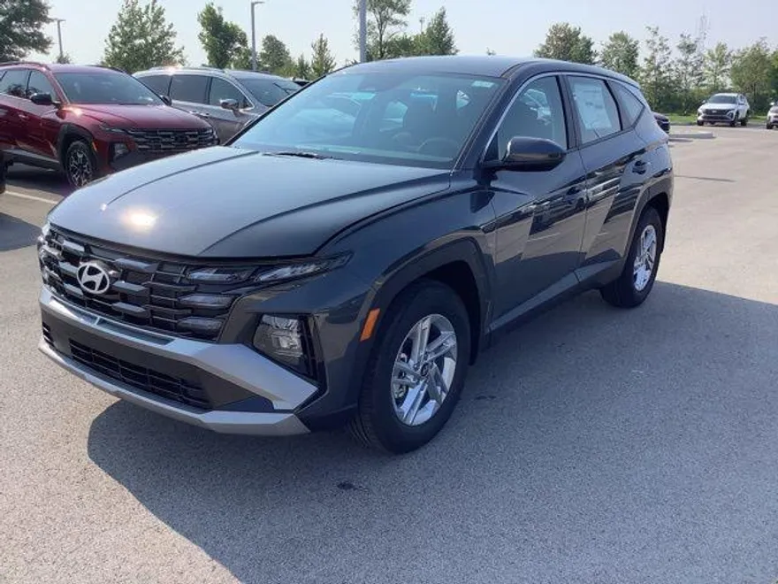 2025 Hyundai Tucson SE photo 1