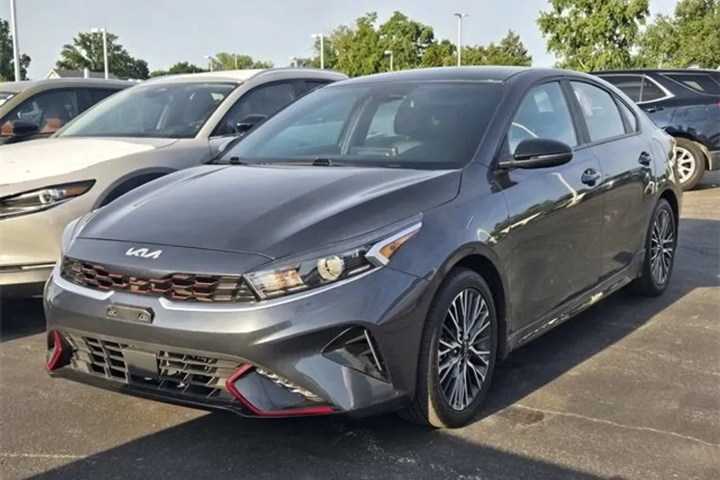 2023 Kia Forte GT-Line photo 1
