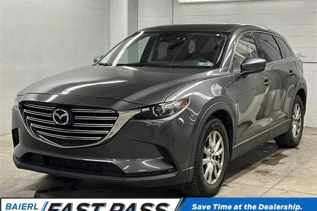 2017 Mazda CX-9 Touring photo 1