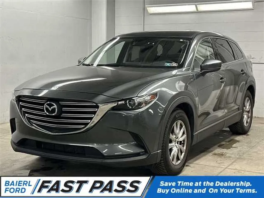 2017 Mazda CX-9 Touring photo 1