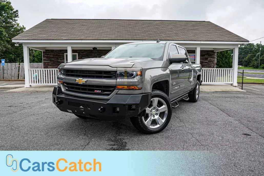 2017 Chevrolet Silverado 1500 LT photo 1
