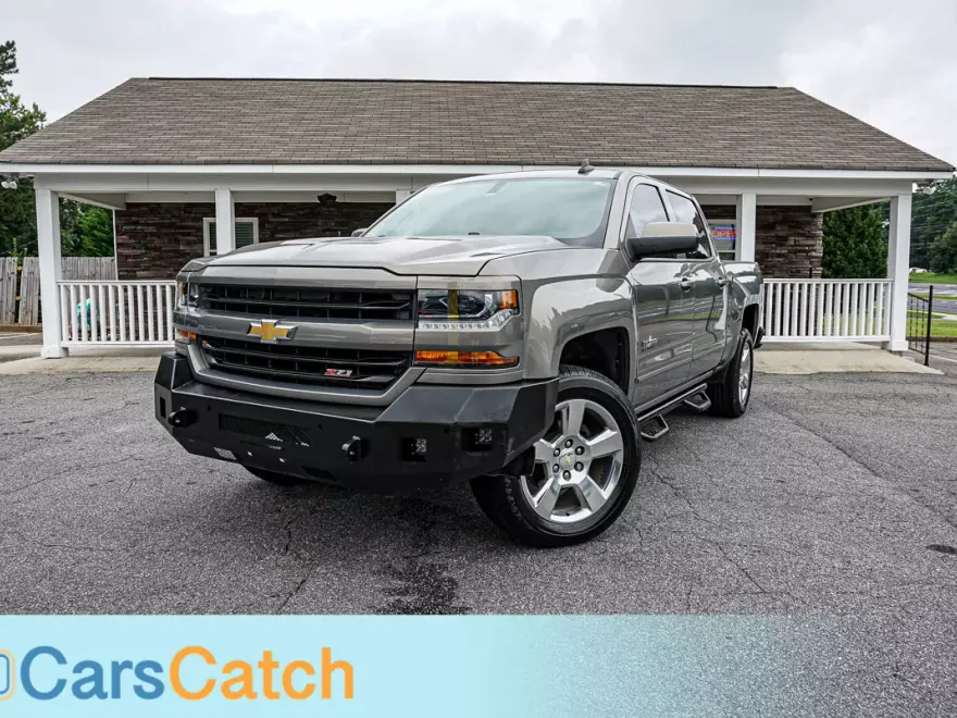 2017 Chevrolet Silverado 1500 LT photo 1
