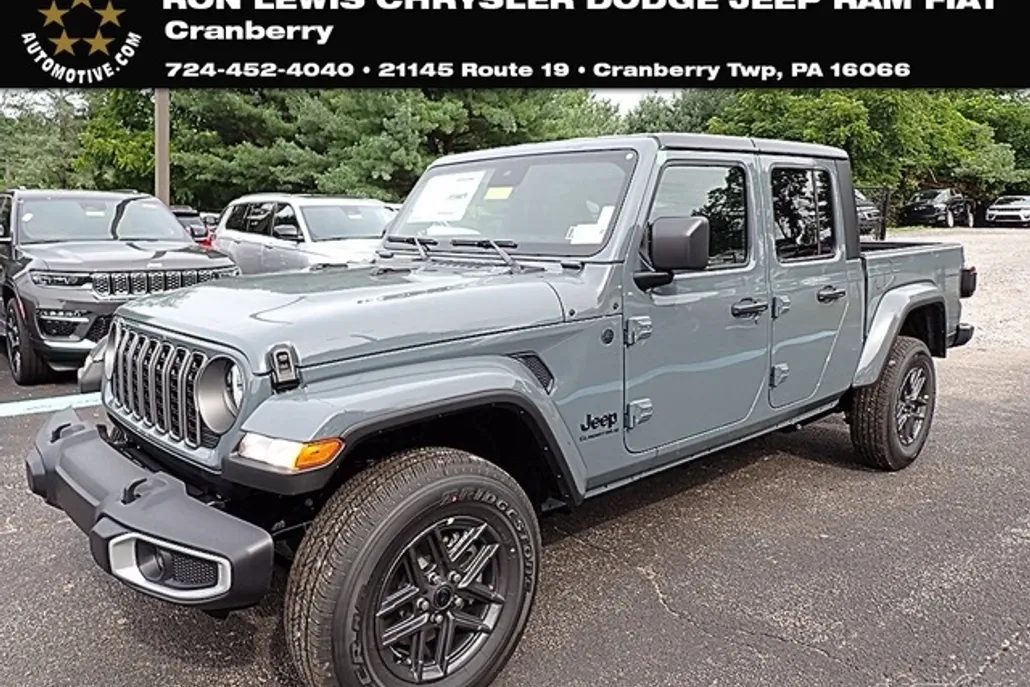 2025 Jeep Gladiator Sport S photo 1