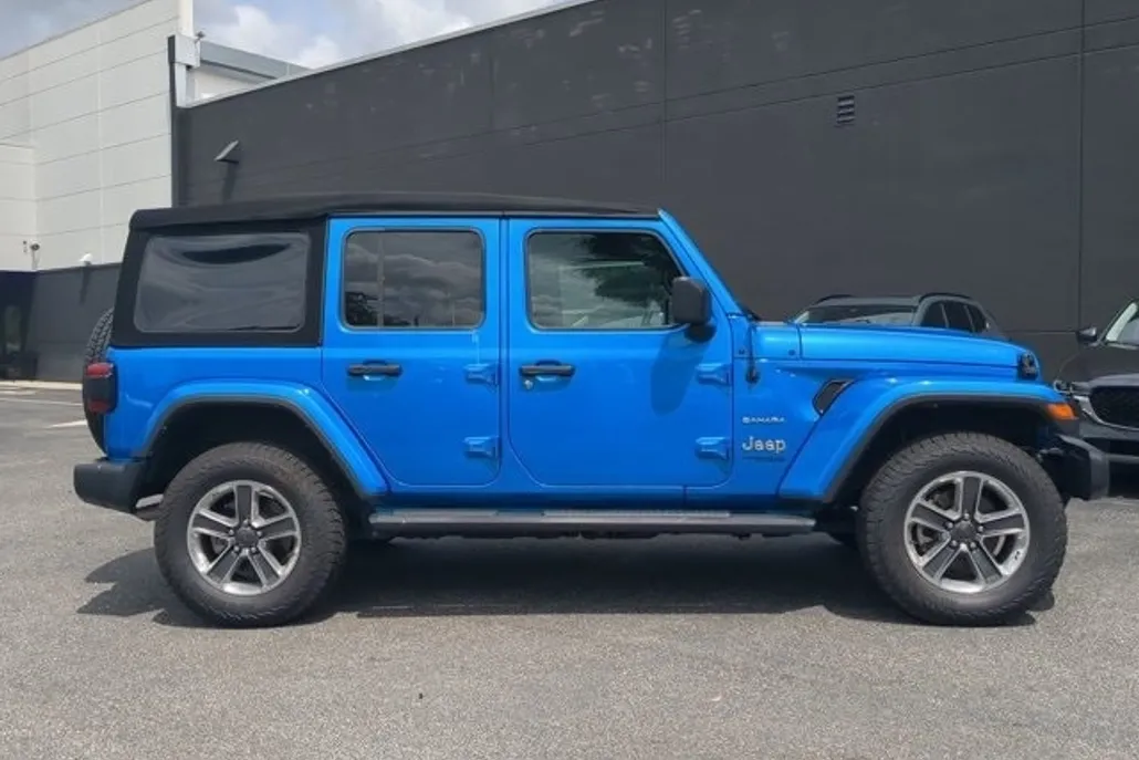 2022 Jeep Wrangler Unlimited Sahara photo 1