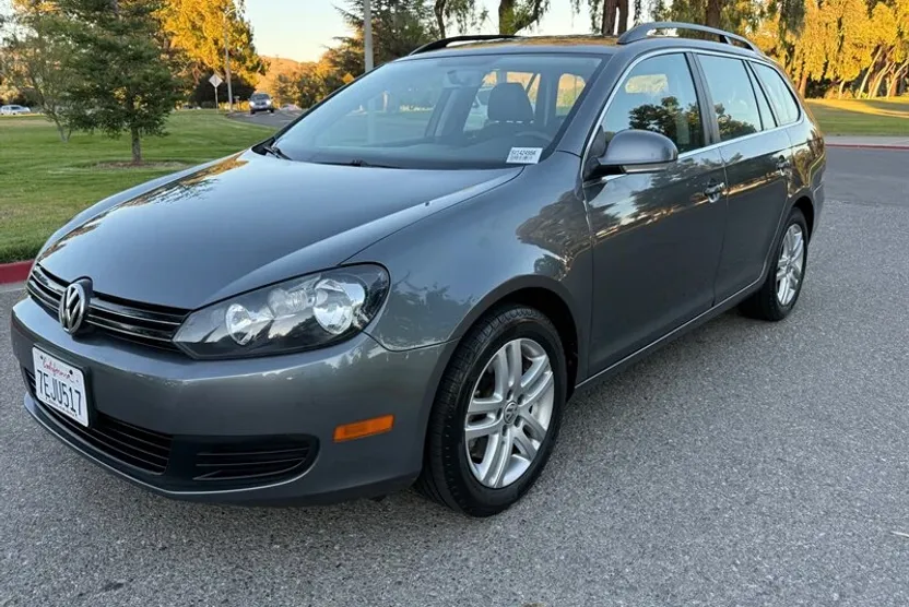 2014 Volkswagen Jetta SportWagen TDI photo 1