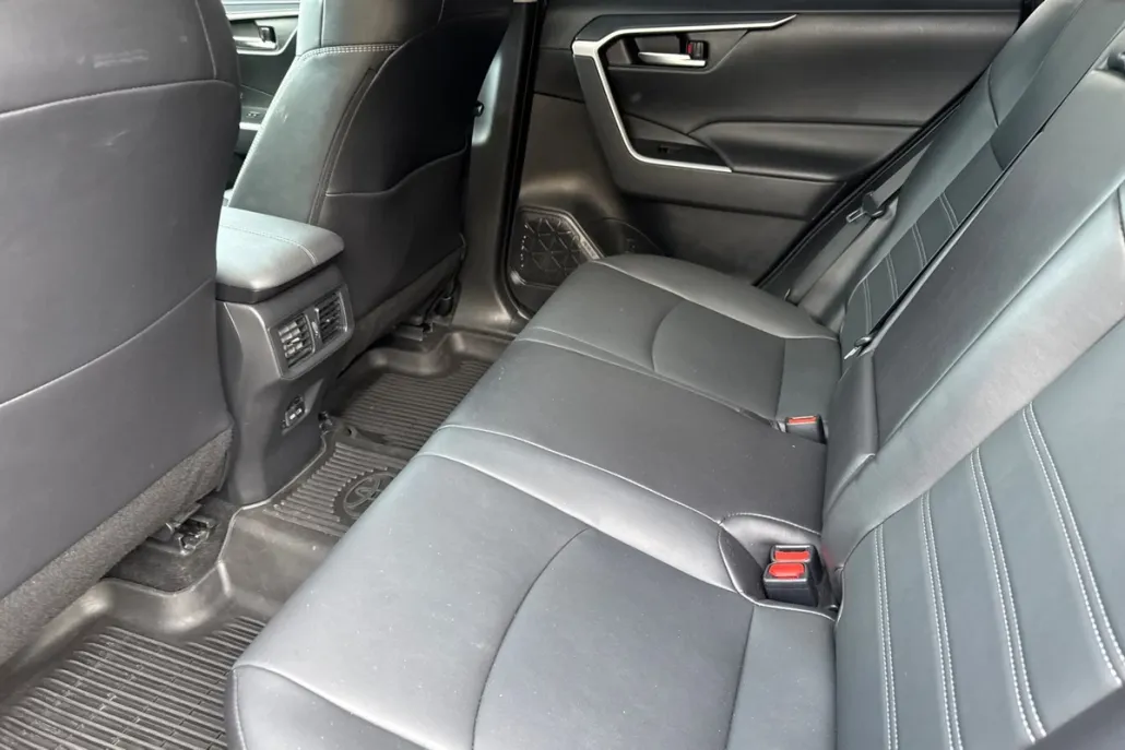 2023 Toyota RAV4 XLE Premium photo 1