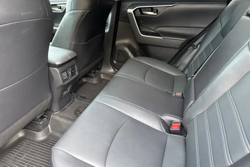 2023 Toyota RAV4 XLE Premium photo 1