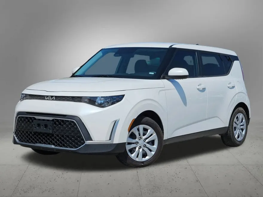 2023 Kia Soul LX photo 1