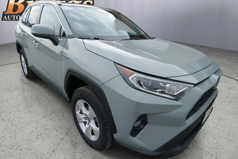 2021 Toyota RAV4 Hybrid XLE photo 1