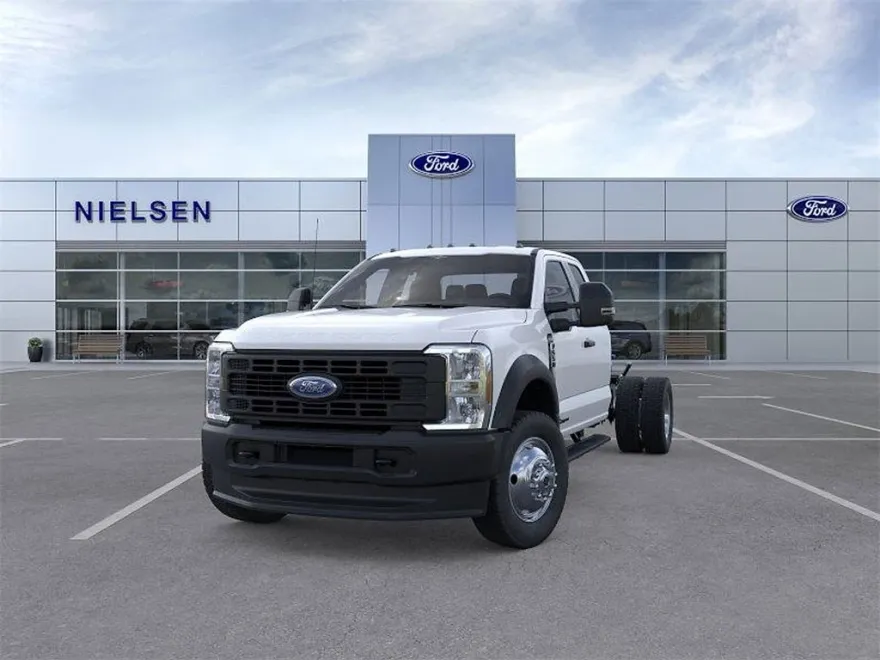 2025 Ford F-550 photo 1