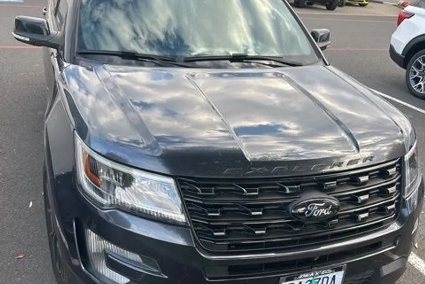 2017 Ford Explorer Sport photo 1