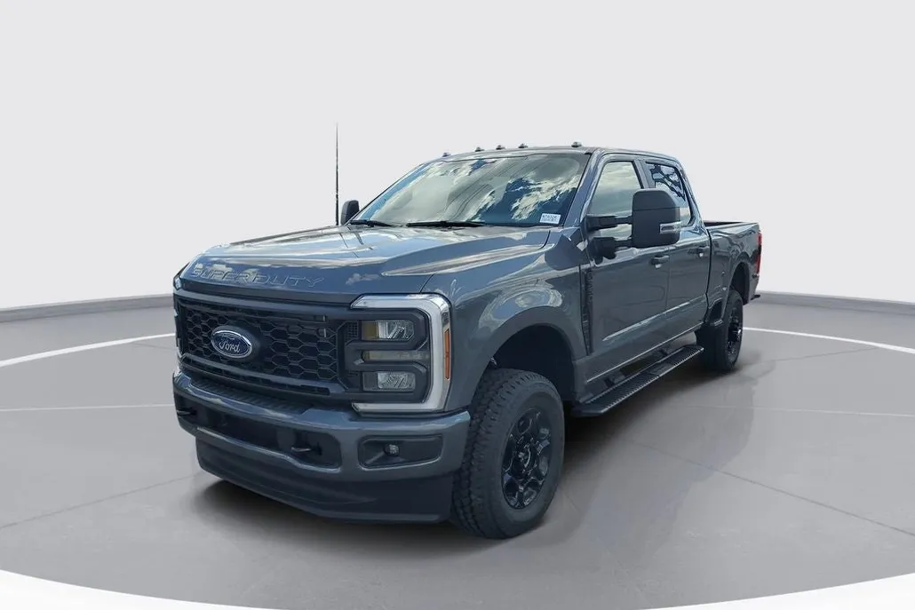 2026 Ford F-350 XL photo 1