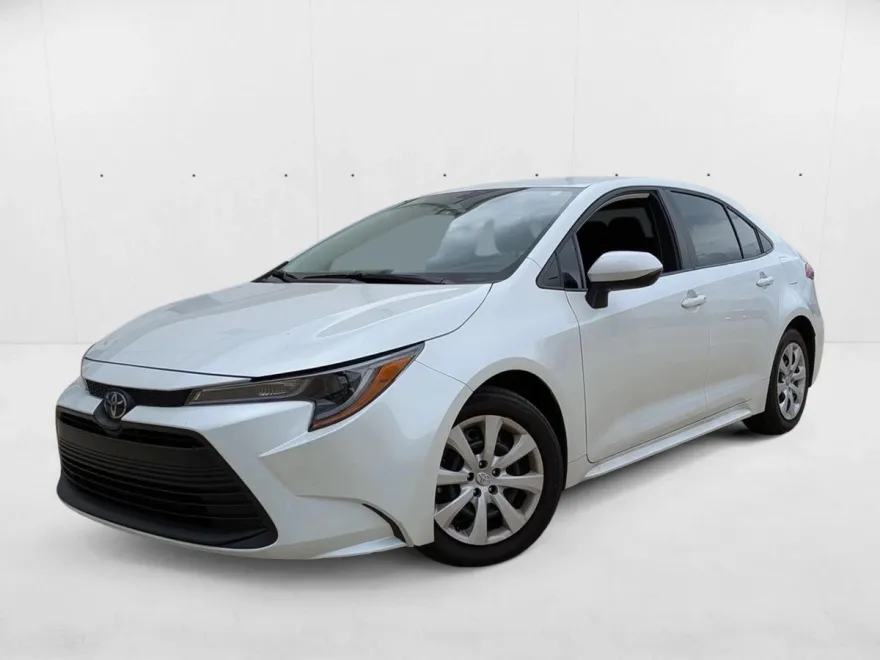 2024 Toyota Corolla LE photo 1