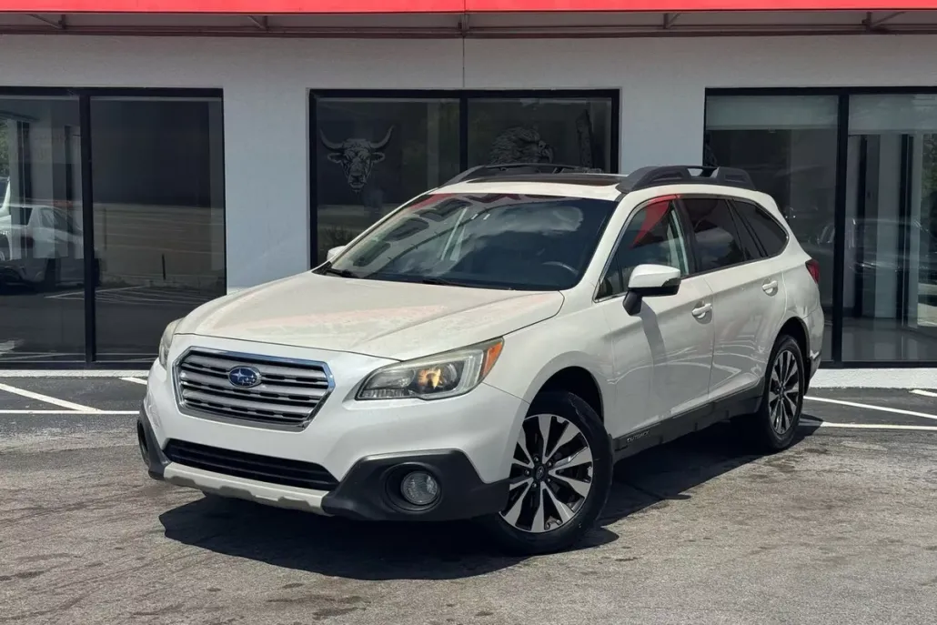 2015 Subaru Outback 2.5i Limited photo 1