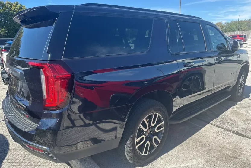 2024 Gmc Yukon XL AT4 photo 1