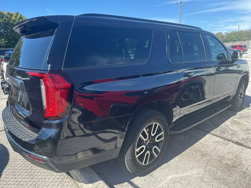 2024 Gmc Yukon XL AT4 photo 1