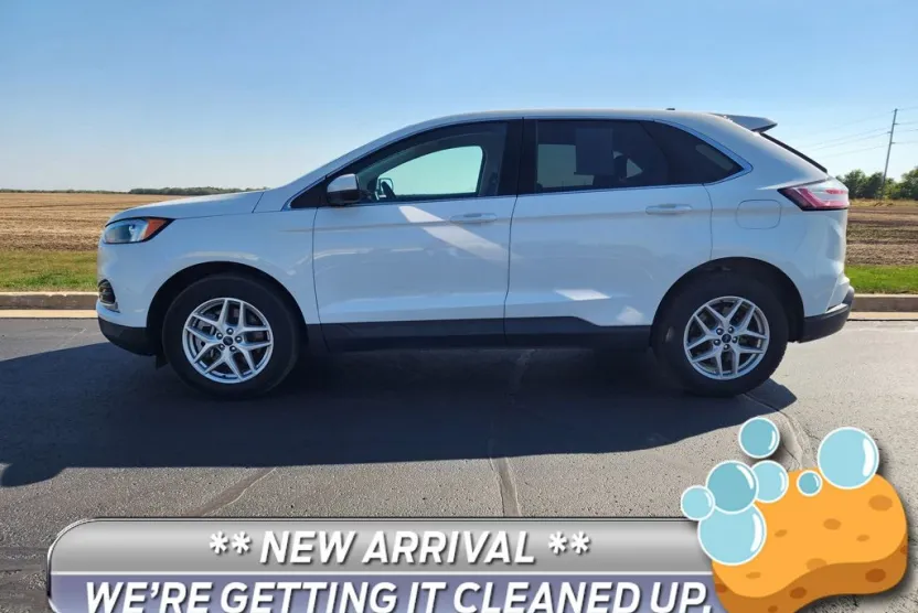 2022 Ford Edge SEL photo 1