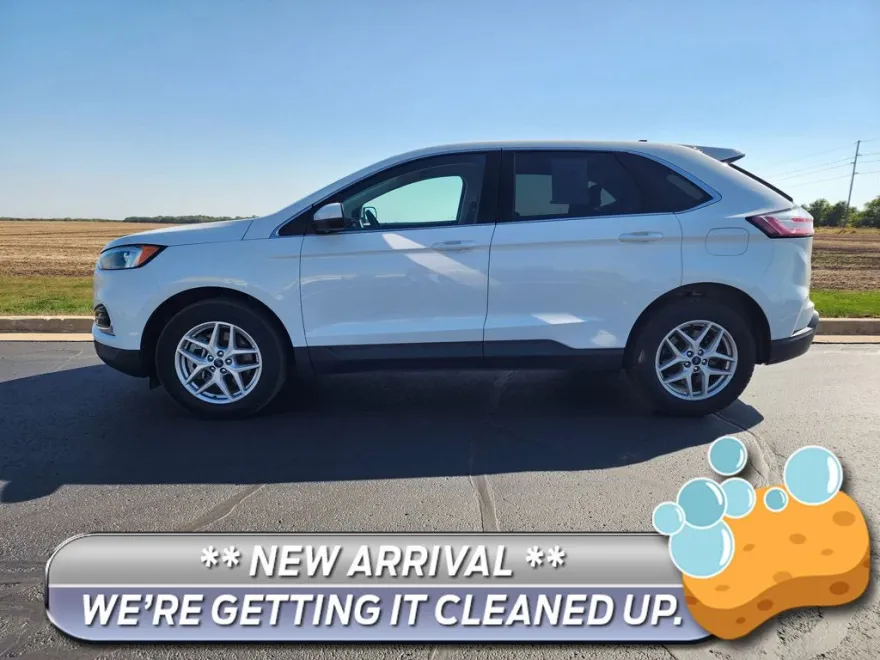 2022 Ford Edge SEL photo 1