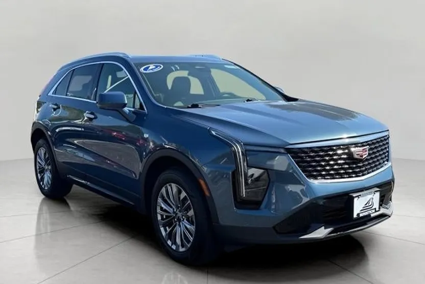2024 Cadillac XT4 Premium Luxury photo 1